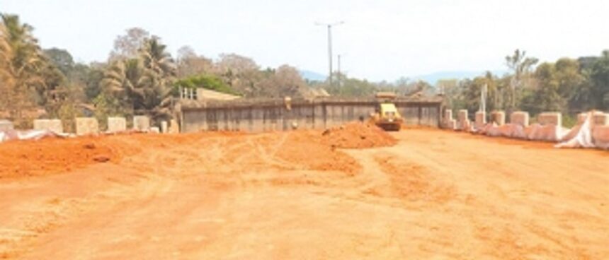 NHAI to finally complete new  Khandepar bridge approach road by May