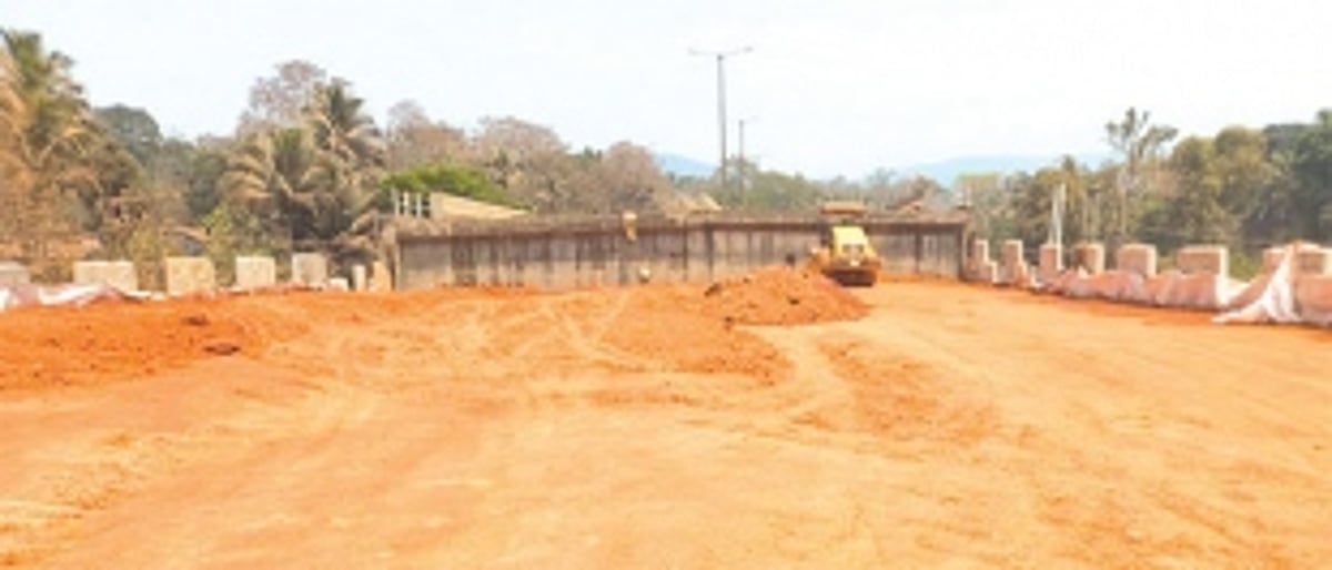 NHAI to finally complete new  Khandepar bridge approach road by May