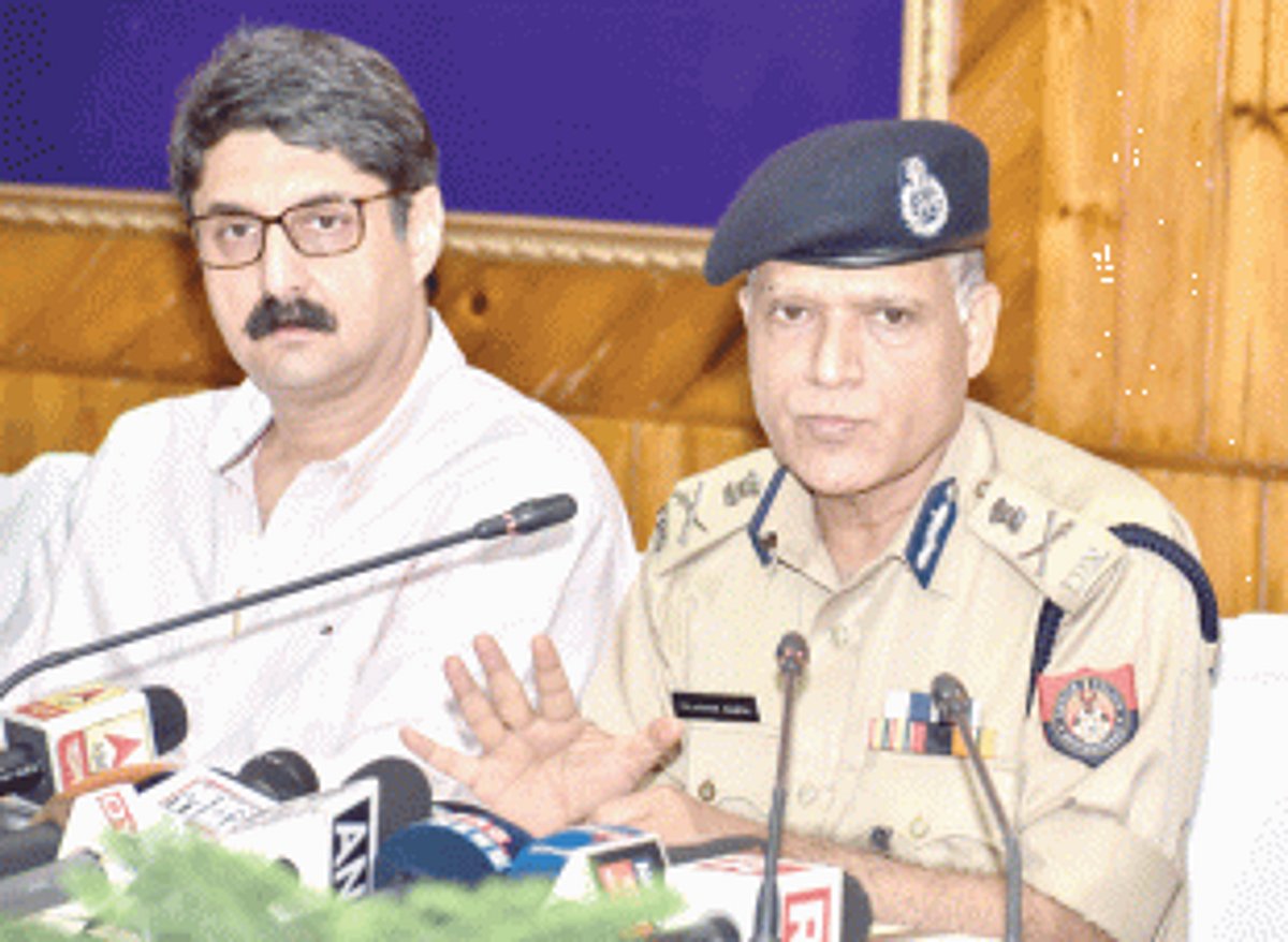 NRC: TMC delegation detained at Silchar airport