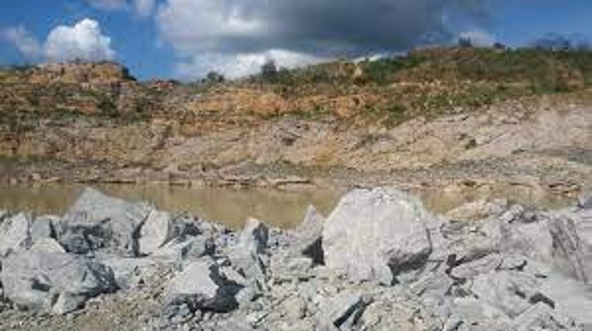 Naroa Comunidade  fined for permitting  illegal stone quarry