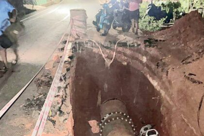 Narrow escape for rider after
scooter falls into trench at Siolim