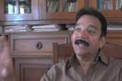 Narvekar keeps   options open   to join Cong