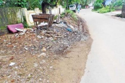 Nation follows ‘Swachh Bharat’,  MMC ignores silt dumped at Baina