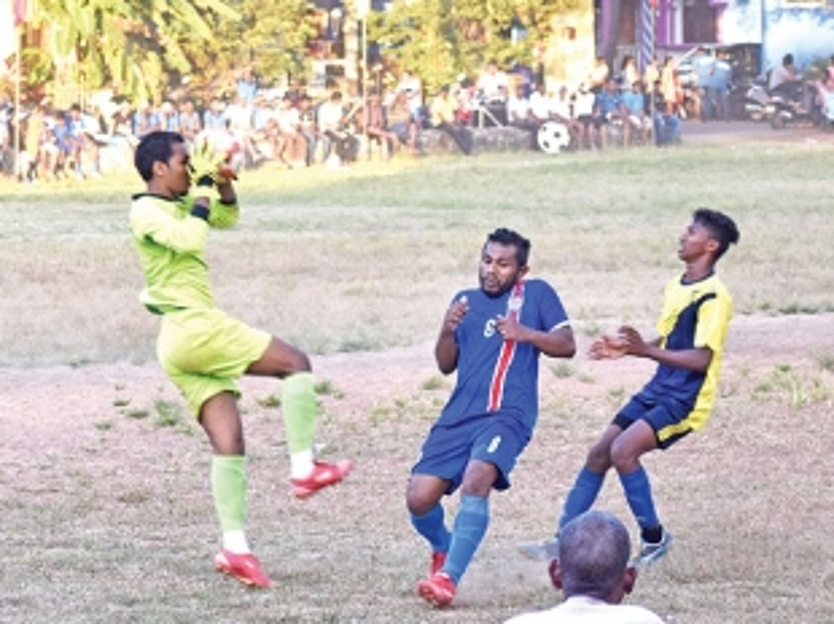 Naughty Boys squeeze past Holy Cross Mugalli, win Sao Jose de Areal football
