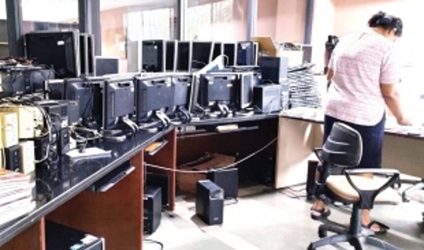 Navelim South District Library in dire straits