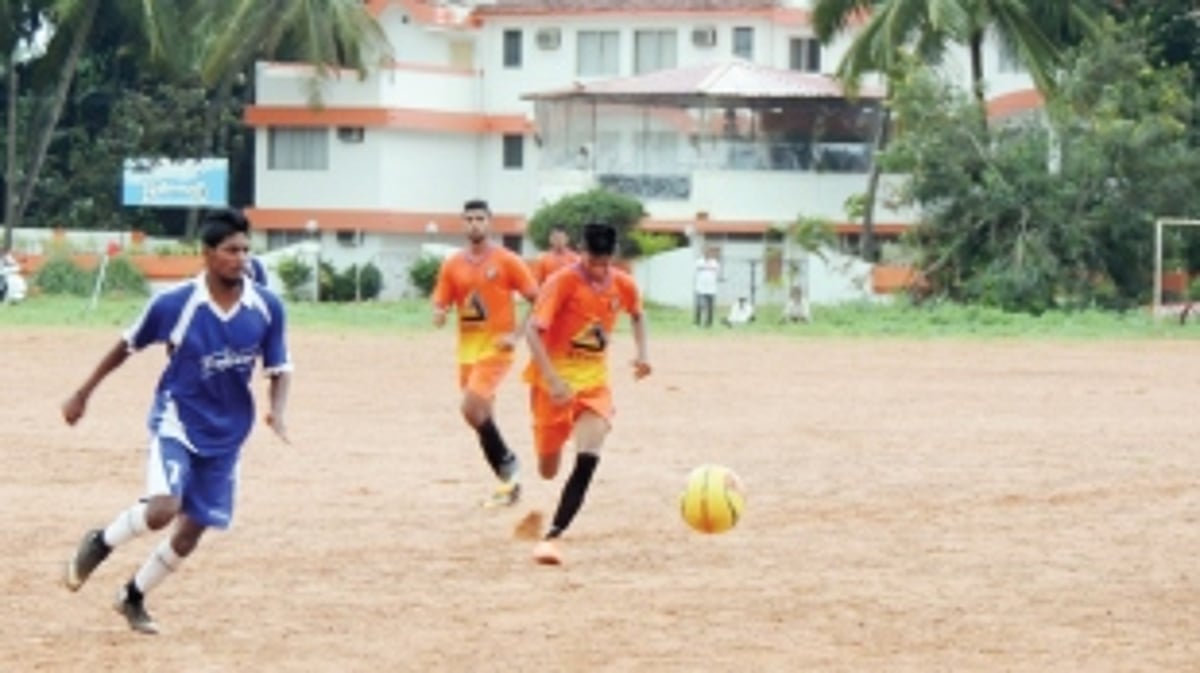 Navelim Sporting Club enter last eight