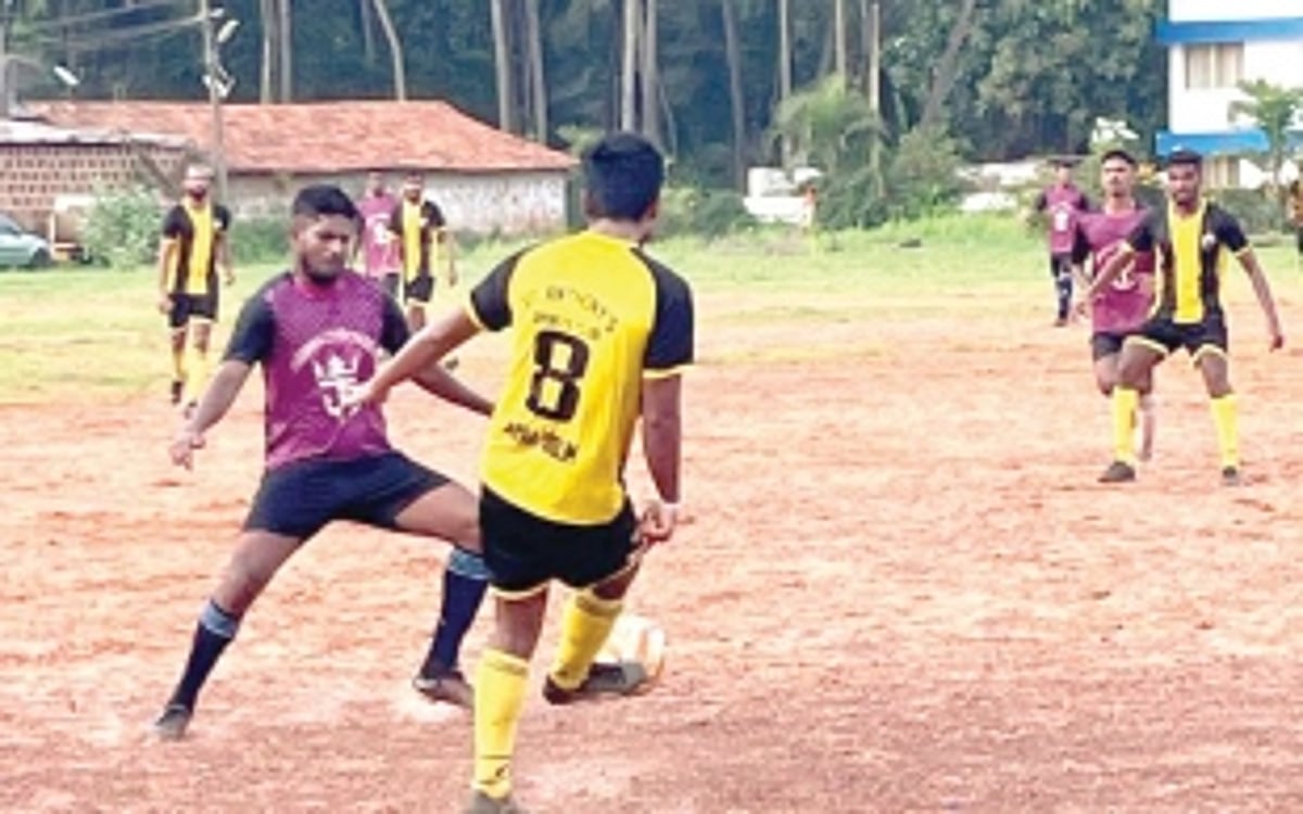 Navelim Sporting  move into semis