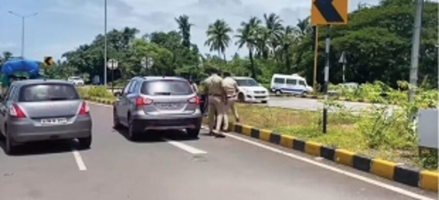 Navelim accident: Villagers threaten to remove ‘useless’ traffic signal poles 1 Navelim accident: Villagers threaten to remove ‘useless’ traffic signal poles