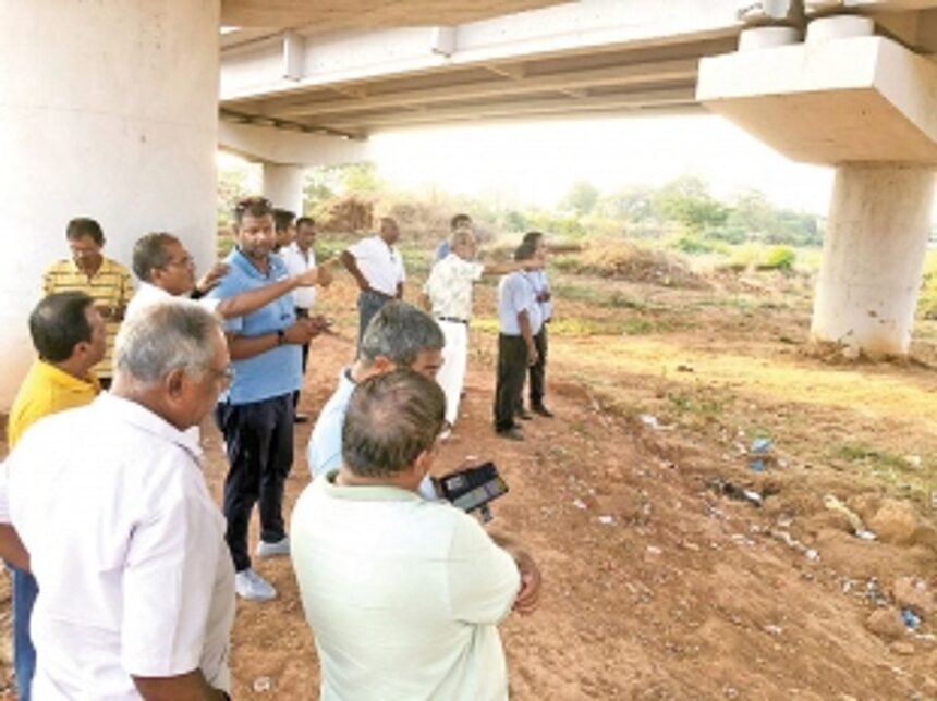 Navelim farmers demand removal of debris dumped in fields during construction of Western Bypass