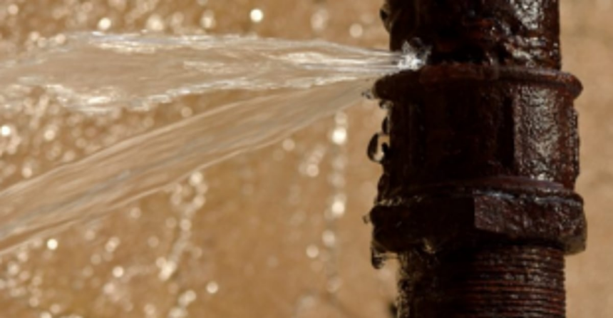 Navelim locals face hardship due to broken water pipeline 1 Navelim locals face hardship due to broken water pipeline
