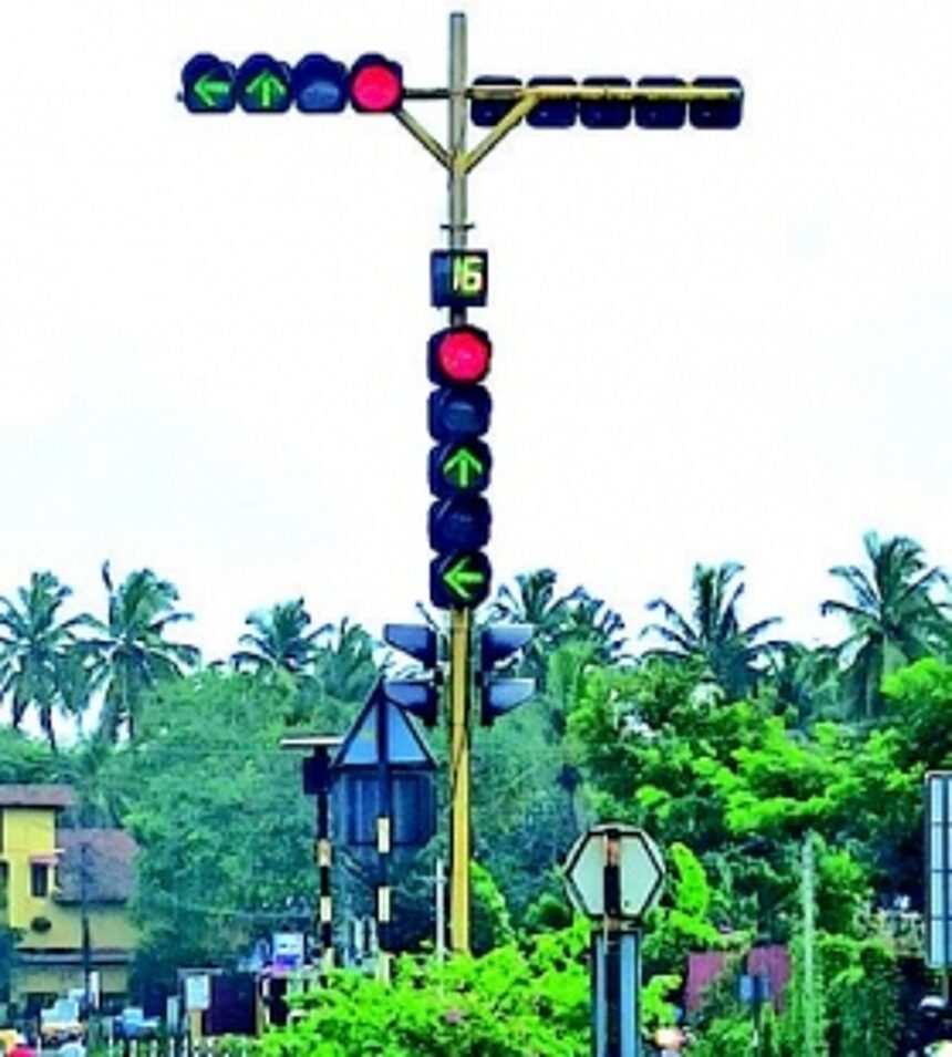 Navelim signal goes haywire again, leaves motorists guessing