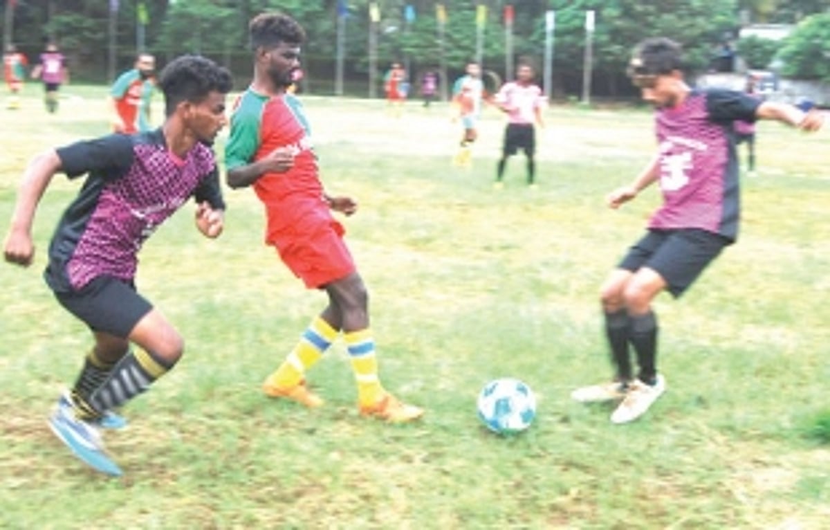 Naveling Sporting enter quarter-finals