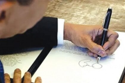 Navigating Life’s Maze: The Challenges Faced by Left-Handed Individuals