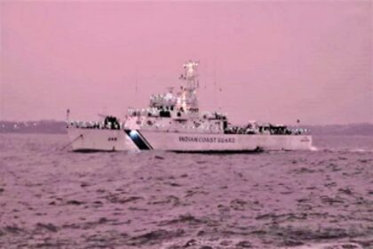 Navy helicopters shower petals, Coast Guard illuminates ships to honour COVID-19 warriors