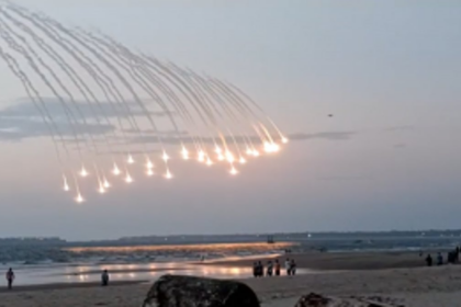 Navy's Western Command Warships Illuminate Tarkarli Sea in Spectacular Navy Day Celebration