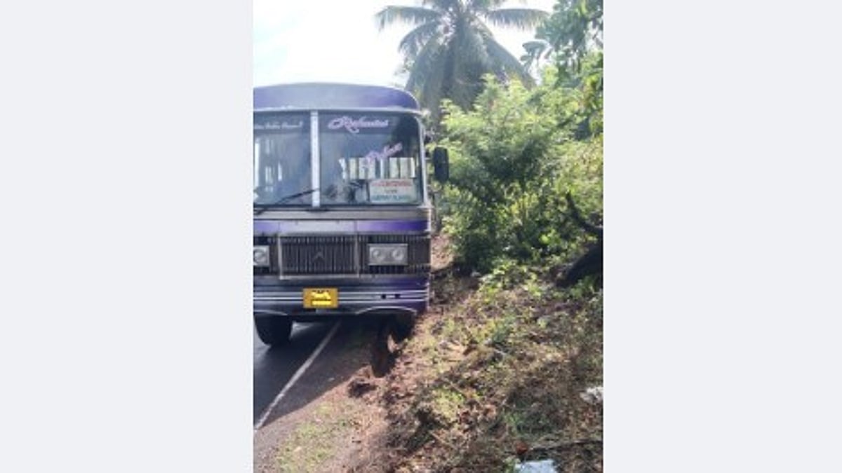 Near-Miss in Shivnagar: Private Bus Passengers Escape Tragedy as Truck Driver Flees Scene