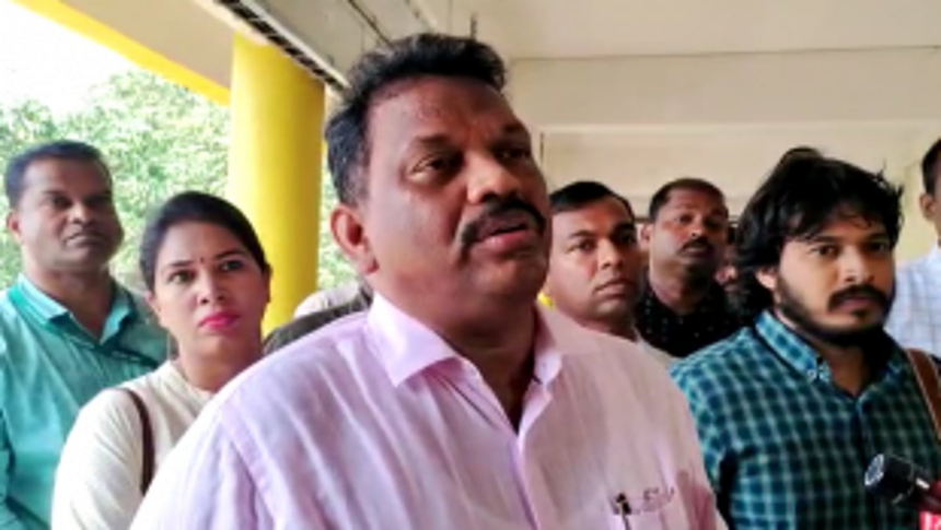 Nearly 12 to 13 illegal dance operating in Calangute: Michael Lobo 1 Nearly 12 to 13 illegal dance operating in Calangute: Michael Lobo