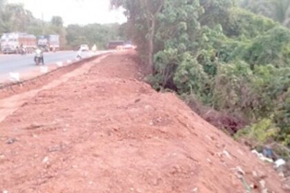 Negligent dumping of mud along Ponda nullah raises fears of monsoon flooding