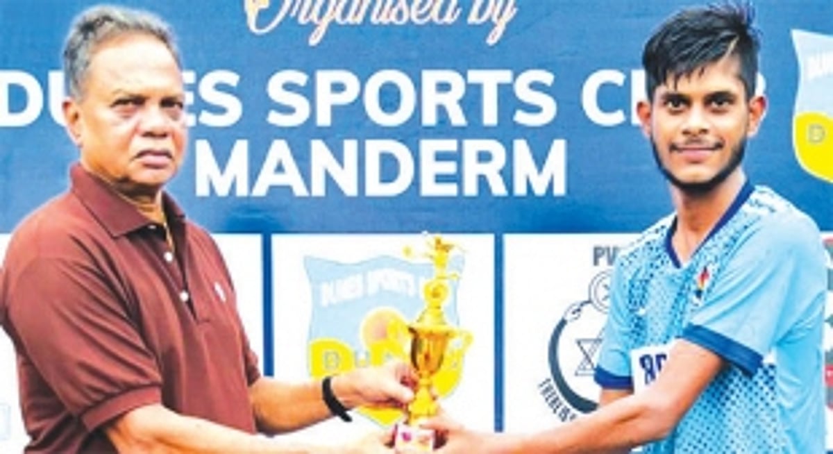 Nerul SC storm into final