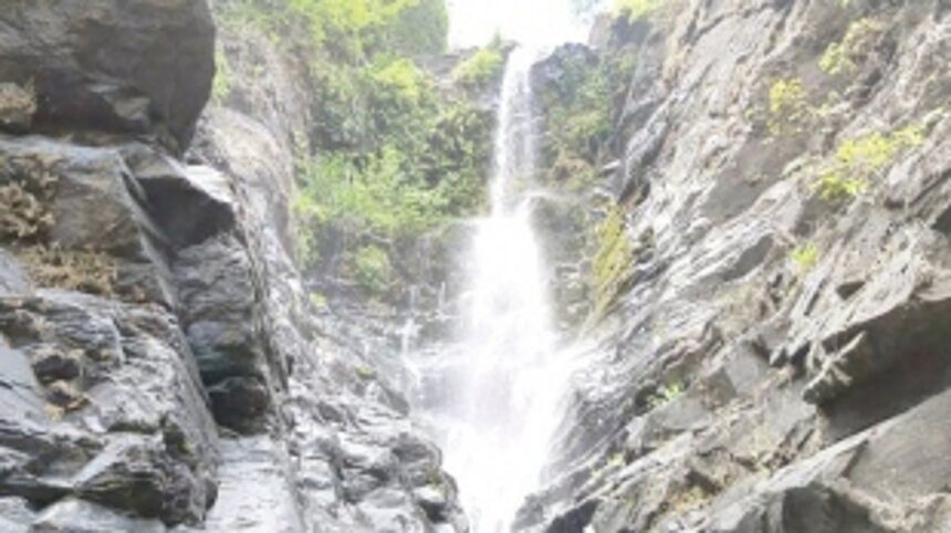 Netravali’s Savari Waterfall attracts hordes of visitors