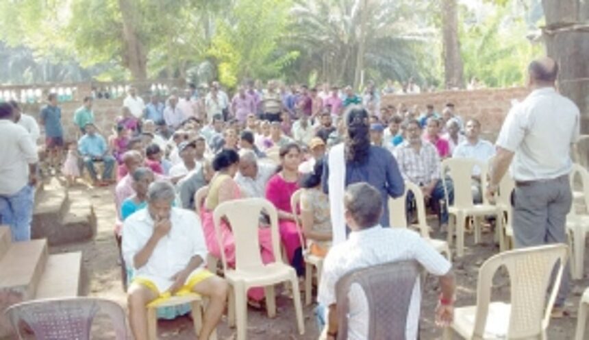 Neturlim villagers demand dropping of  externment case against Dy Sarpanch