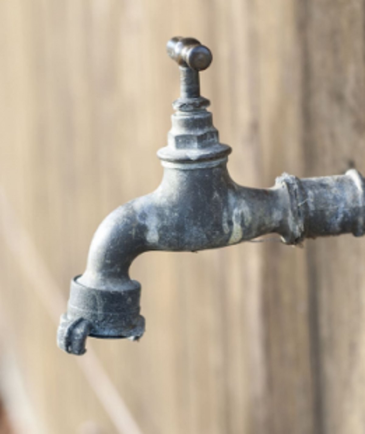 New Vaddem locals irked  over poor water supply
