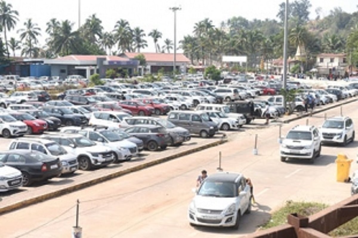 New Year rush: Pressure on fuel retail outlets but manageable, say experts