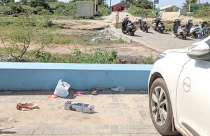 New car park at Benaulim Beach, an ideal joint for mischief mongers! 1 New car park at Benaulim Beach, an ideal joint for mischief mongers!