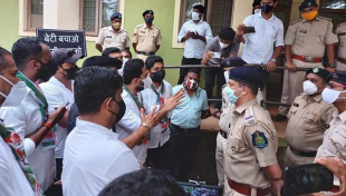 Newborn’s death:  Youth Cong protest  at Agassaim PS