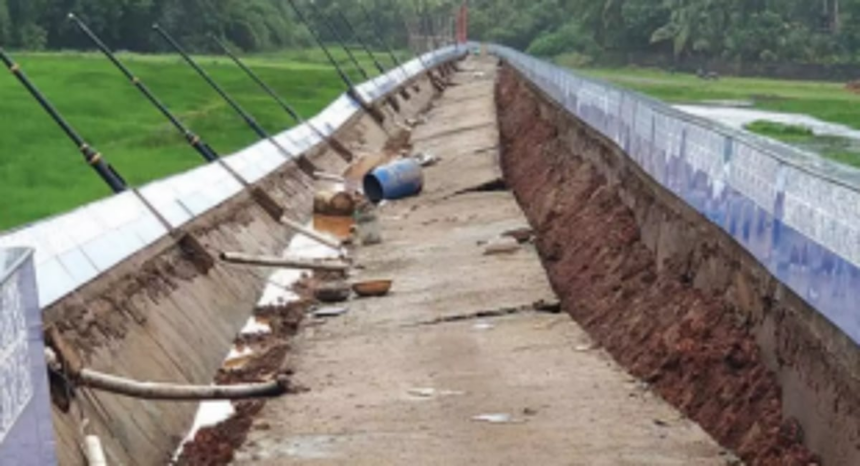 Newly constructed walkway collapses in rain