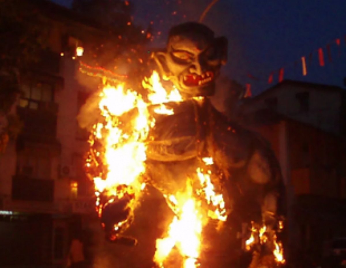 No burning of  Narkasur effigy at  public places: CCP