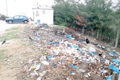 No civic sense at Sernabatim Beach