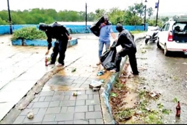 No civic sense prevailing among the visitors at Khajangundo Bridge!