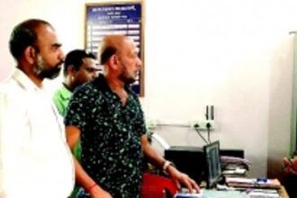 No full-time p’yat secy  at Casarvarnem