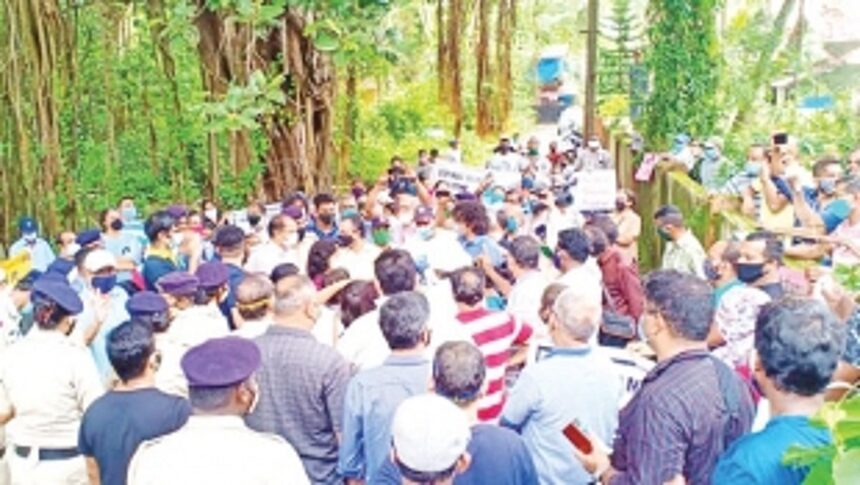 No go in Cansaulim: Villagers give marching orders to govt, railways