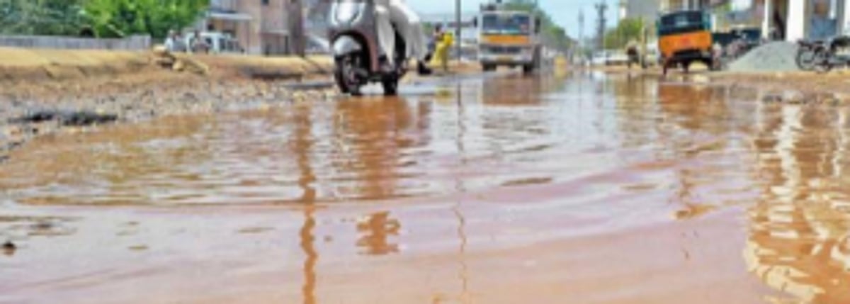 No prevention to water overflow on roads upsets Chorao residents
