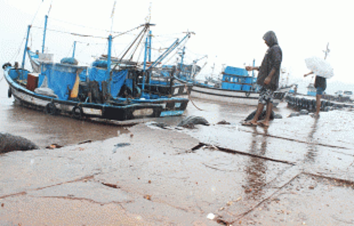 No respite for frustrated  Khariwado fishermen