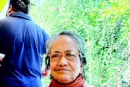 No wheelchair at polling booth, elderly Aldona teacher hobbles to cast vote