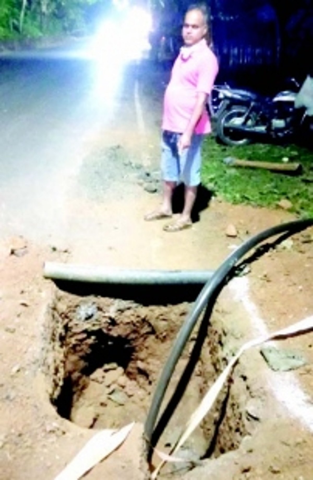 Non barricaded pit on the Dhavlim-Ponda road is a death trap to motorists