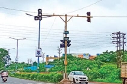Non-functioning Titan-Verna Junction  traffic signal creating confusion