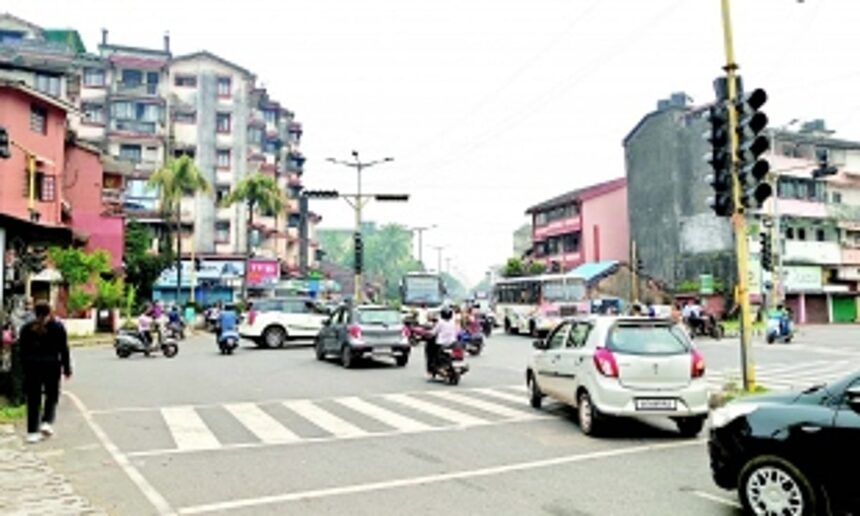 Non-functioning traffic lights at Fatorda