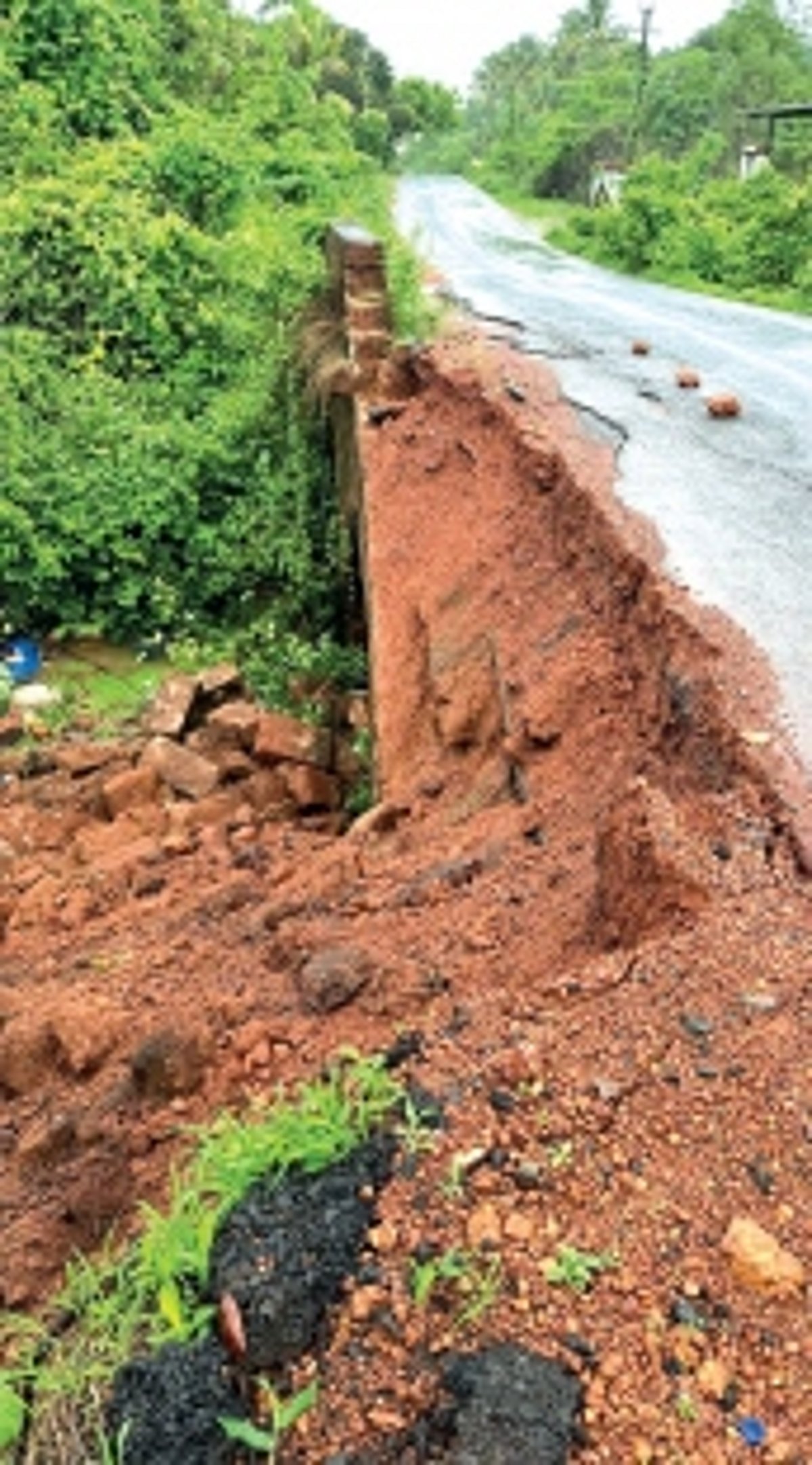 Normal life disrupted as heavy rains batter State