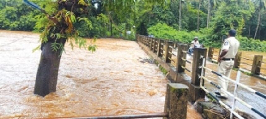 Normal life in Quepem, Sanguem taluka disrupted due to heavy rains; driver killed in accident at Medak Sirvoi