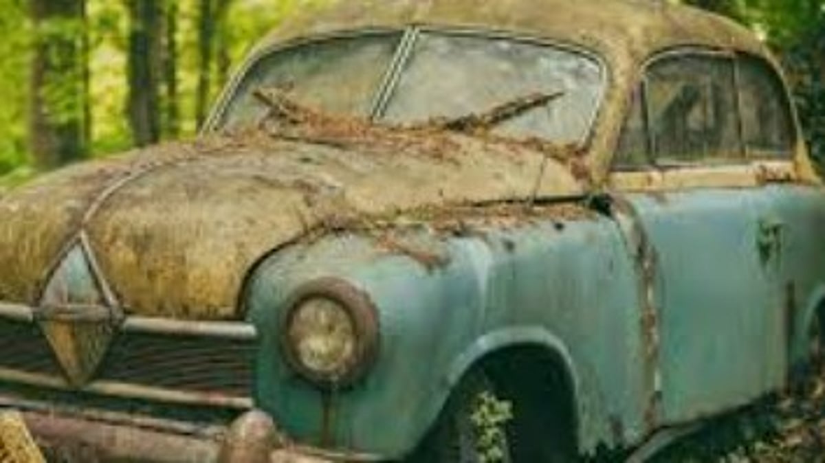 North Goa's Abandoned Vehicles Remain Unclaimed Despite Auction Warning