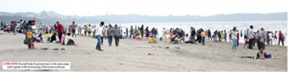 Not an open & shut case: Remark on 100% vaccination before opening causes confusion