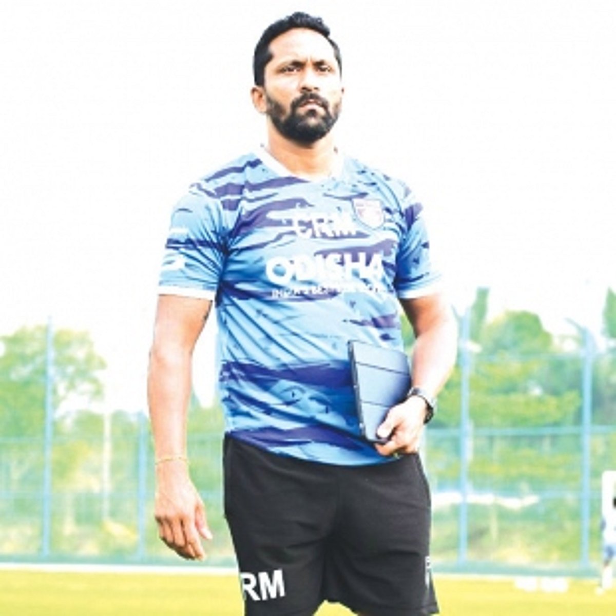 Not only feet, but brain also needed for class football, aver Clifford, Princeton