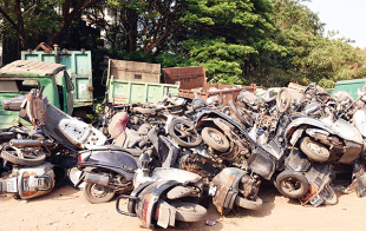 Now, abandoned vehicles to be Police, district magistrate problem
