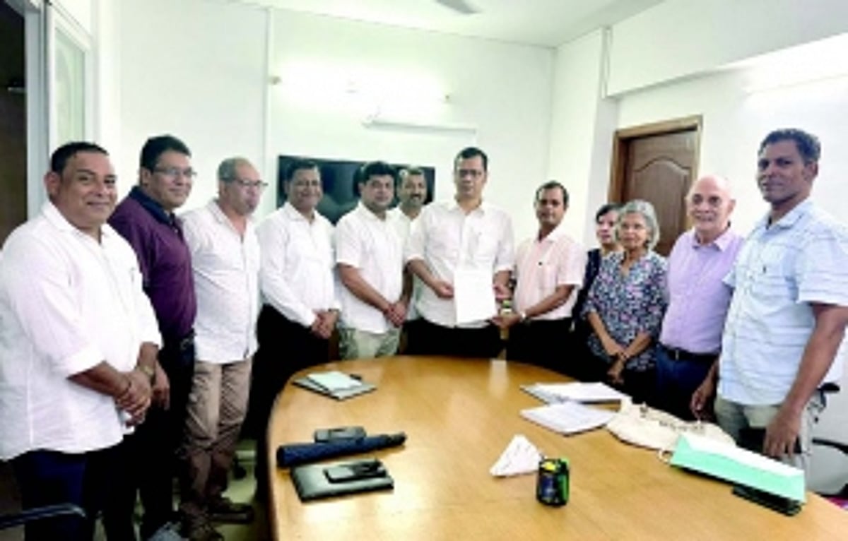 Nuvem villagers hell bent on opposing Waste Management Plant; call on Yuri for help