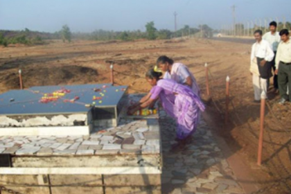 Nylon 6,6 agitation: Tributes offered at martyr’s memorial