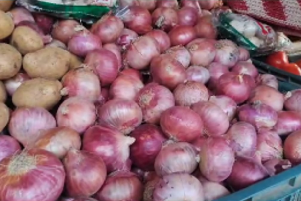 ONION PRICE SPIKES TO RS 60/KG